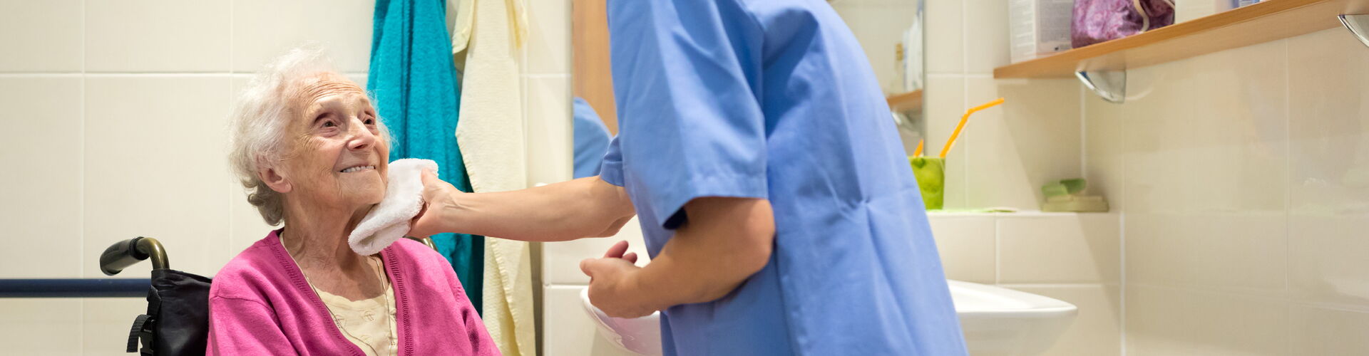 Professionelle Körperpflege und Unterstützung im Bad durch unseren ambulanten Pflegedienst.